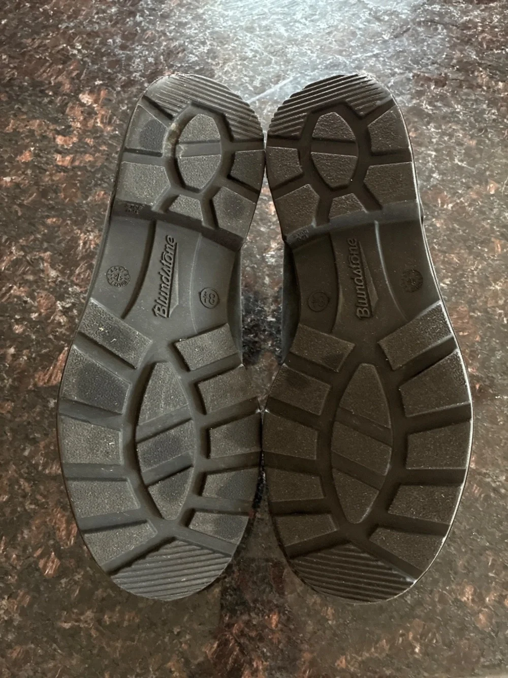 Men’s Blundstone Clogs #2420 Size 9.5 US (AU 8.5)